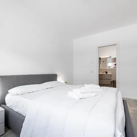דירה 10' From The Venetian Walls, Luxury House With