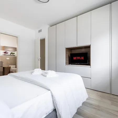 10' From The Venetian Walls, Luxury House With דירה *